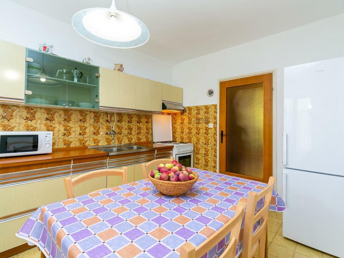 Sandra Apartment *